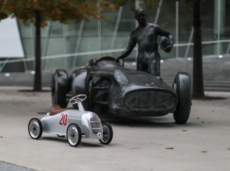Jeździk Rider - Mercedes-Benz W25 Silver Arrow 926 / Baghera