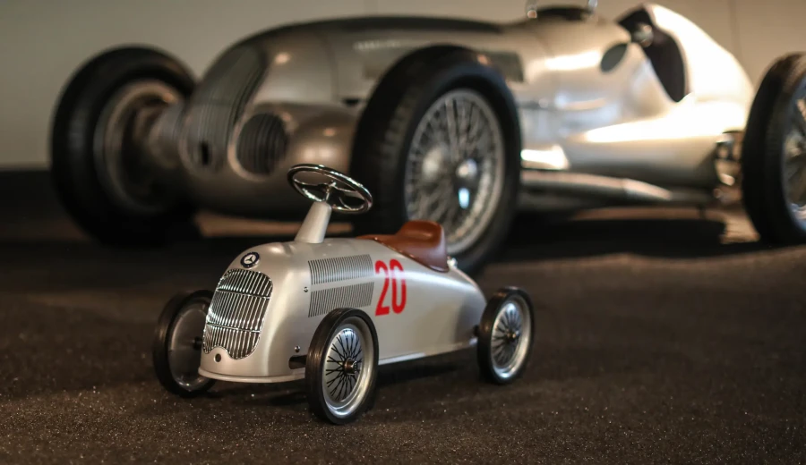 Jeździk Rider - Mercedes-Benz W25 Silver Arrow 926 / Baghera