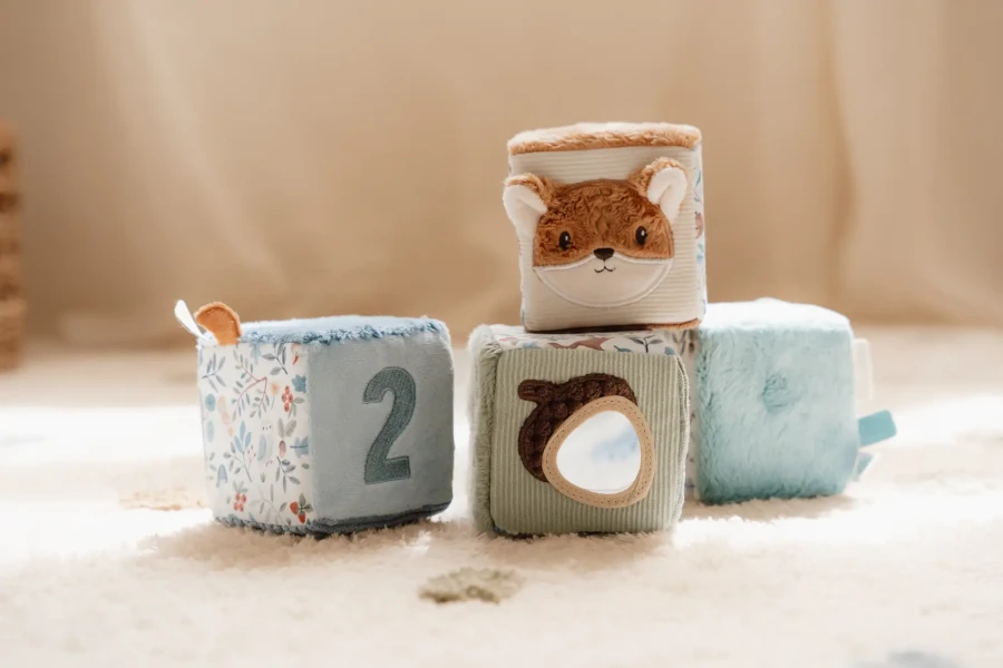 4 Miękkie kostki aktywizujące Forest Friends / Little Dutch