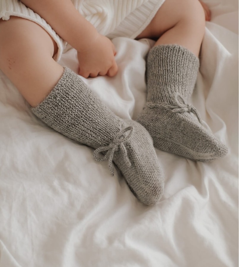 Dziergane buciki niechodki - grey / Main Sauvage