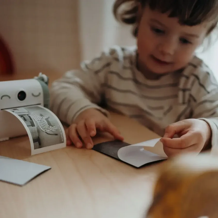 Rolki papieru termicznego samoprzylepnego do aparatu KIDYROLL / Kidywolf
