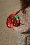 Torebka dziecięca Tut strawberry - barbados cherry / Konges slojd