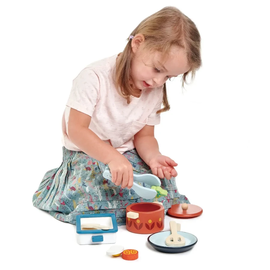 Zestaw drewnianych naczyń / Tender Leaf Toys