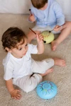 Bębenek językowy Baby Tambu śr. 15cm - Sky Kite / Juegaconmigo