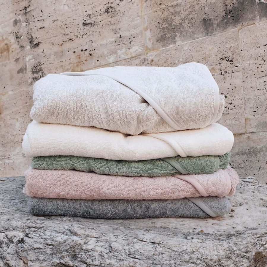 Ręcznik z kapturkiem 90 x 90 cm bambusowo-bawełniany piaskowy z haftem kolekcja TowelPower / Piapimo