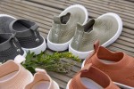 Ultrawygodne elastyczne trampki dziecięce z antypoślizgową podeszwą Splash & Fun caramel / Lassig