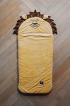 Śpiworek Sleepover Small 130x65 cm – Piaskowy lew / Kidspace