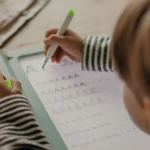USZKODZONE OPAKOWANIE: Podświetlany tablet do nauki pisania i rysowania KIDYDRAW-PRO - zielony / Kidywolf