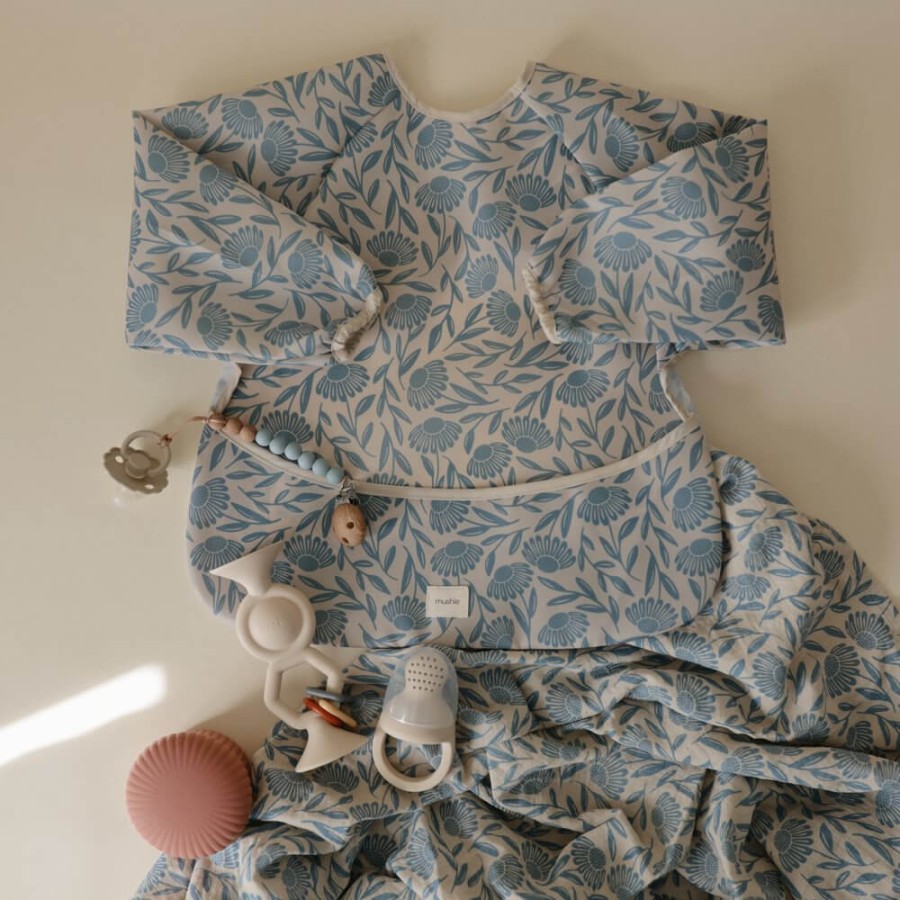 Śliniak z długim rękawem – Blue Flowers / Mushie