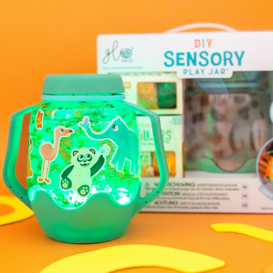 Zestaw sensoryczny DIY, świecący słoik z brokatami i figurkami Fun Fillers + naklejki gratis - ZOO / Glo Pals