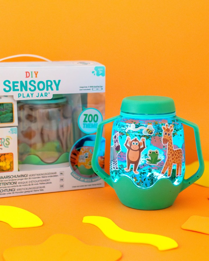 Zestaw sensoryczny DIY, świecący słoik z brokatami i figurkami Fun Fillers + naklejki gratis - ZOO / Glo Pals