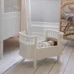 Drewniane łóżeczko dla lalek z materacem - white / Sebra