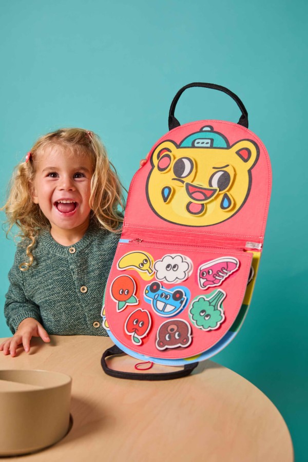 Montessori miękka książka aktywizująca - kształty i kolory / OMY