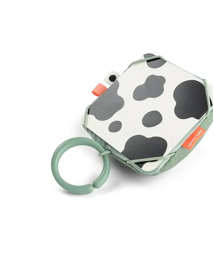 Zawieszka na karty kontrastowe Tiny Farm Green / Done by Deer