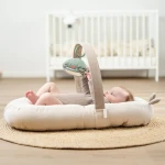 Zawieszka na karty kontrastowe Tiny Farm Green / Done by Deer