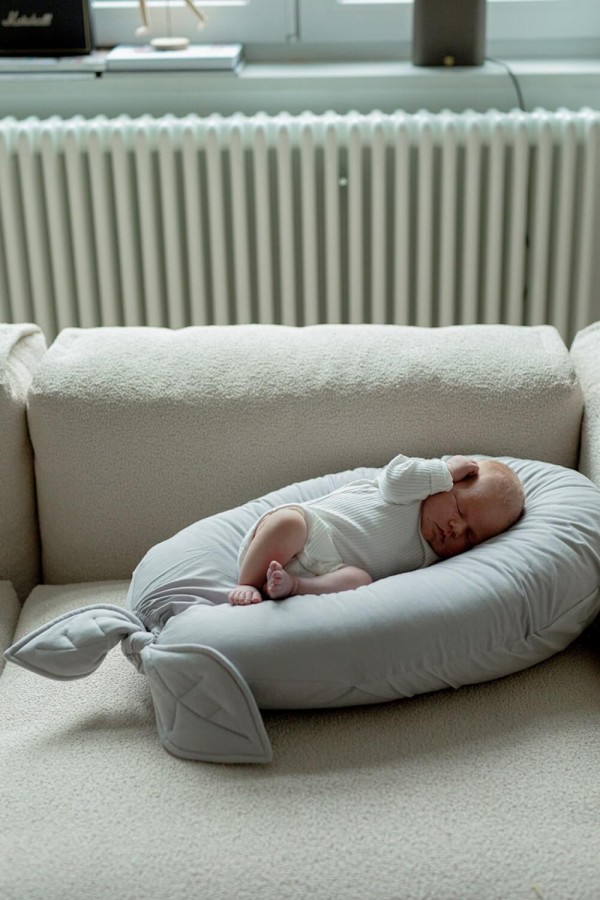 Poduszka ciążowa uniwersalna NEST - jasny szary / Puuki