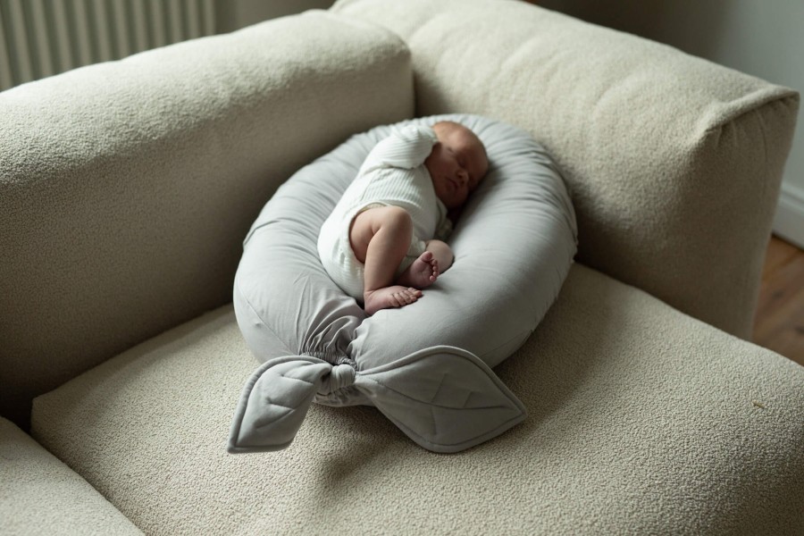 Poduszka ciążowa uniwersalna NEST - jasny szary / Puuki