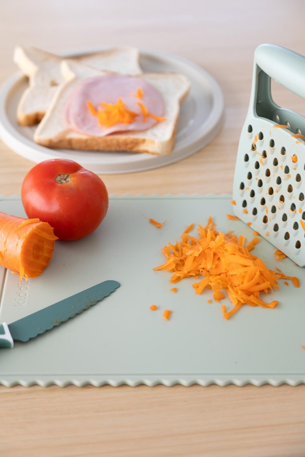 Tarka dla dzieci bez ostrych krawędzi z rękawicą ochronną / KiddiKutter