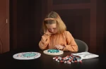 Drewniana mozaika guzikowa układanka / BS Toys