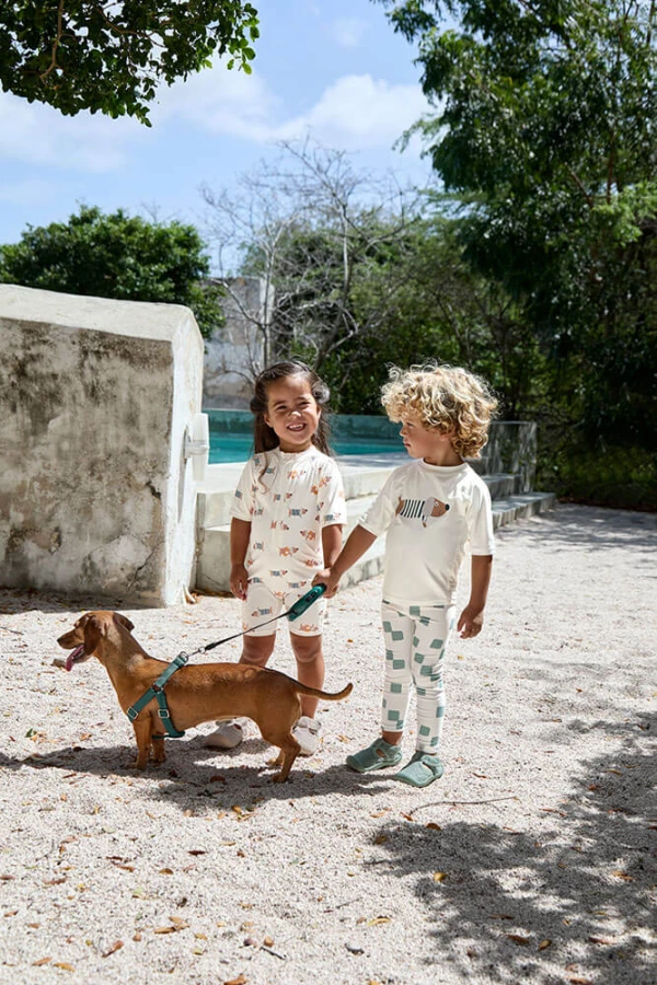 Kombinezon do pływania z krótkim rękawem UV60 Beach Dog - Orange, dark sea / Lassig