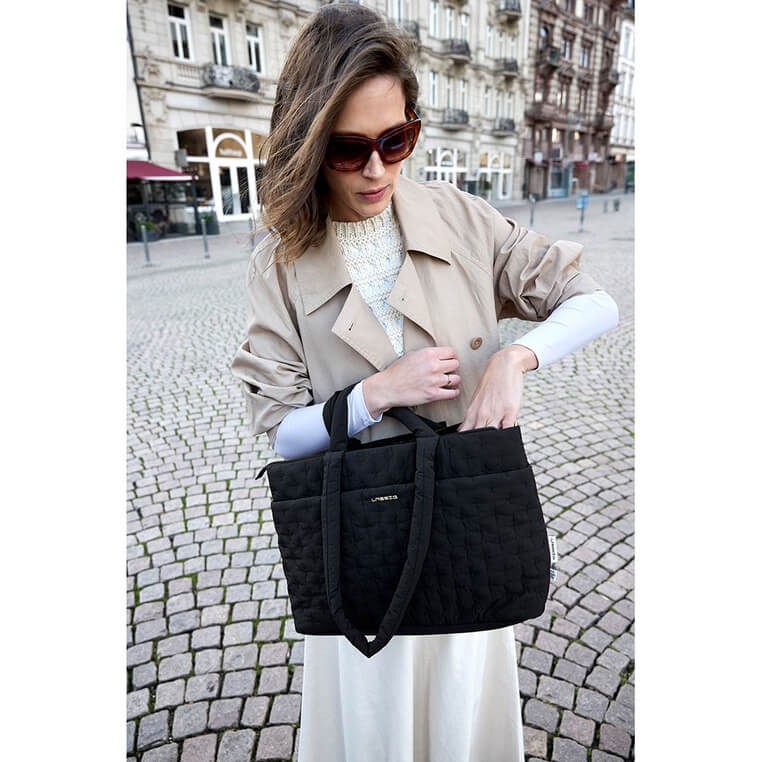Torba dla mamy z akcesoriami Livia - black / Lassig