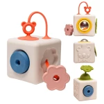 Silikonowa kostka sensoryczna A kuku / Taf Toys