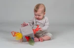 Interaktywna kostka z wyskakującymi chusteczkami / Taf Toys