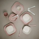 Zestaw naczyń dla dziecka - Square Blush / Mushie