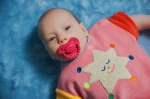Smoczek pozycjonujący - Berry Flame / LUU Kids