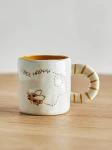 Dziecięcy kubek z kamionki Cloudy - Bee Happy / Bloomingville Mini