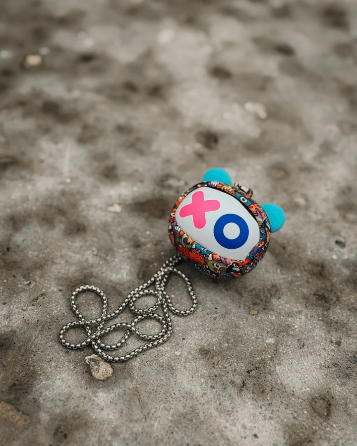 GOAT Earbuds Graffiti słuchawki bezprzewodowe z etui i wisiorkiem / Kiddoboo
