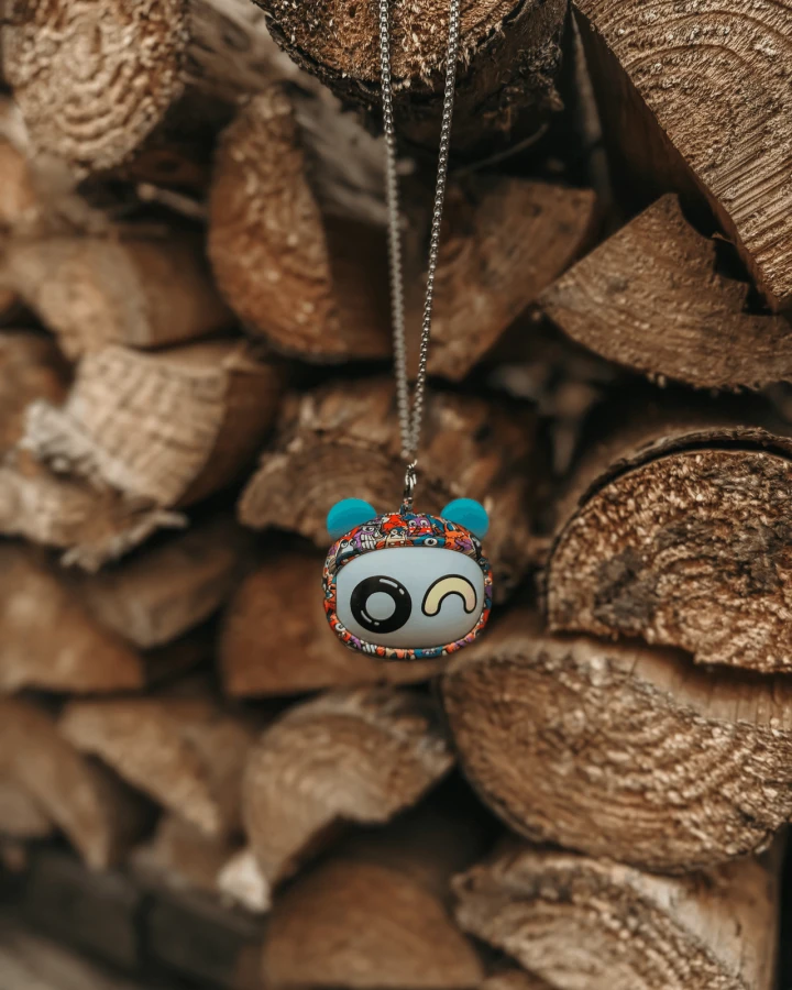 GOAT Earbuds Graffiti słuchawki bezprzewodowe z etui i wisiorkiem / Kiddoboo
