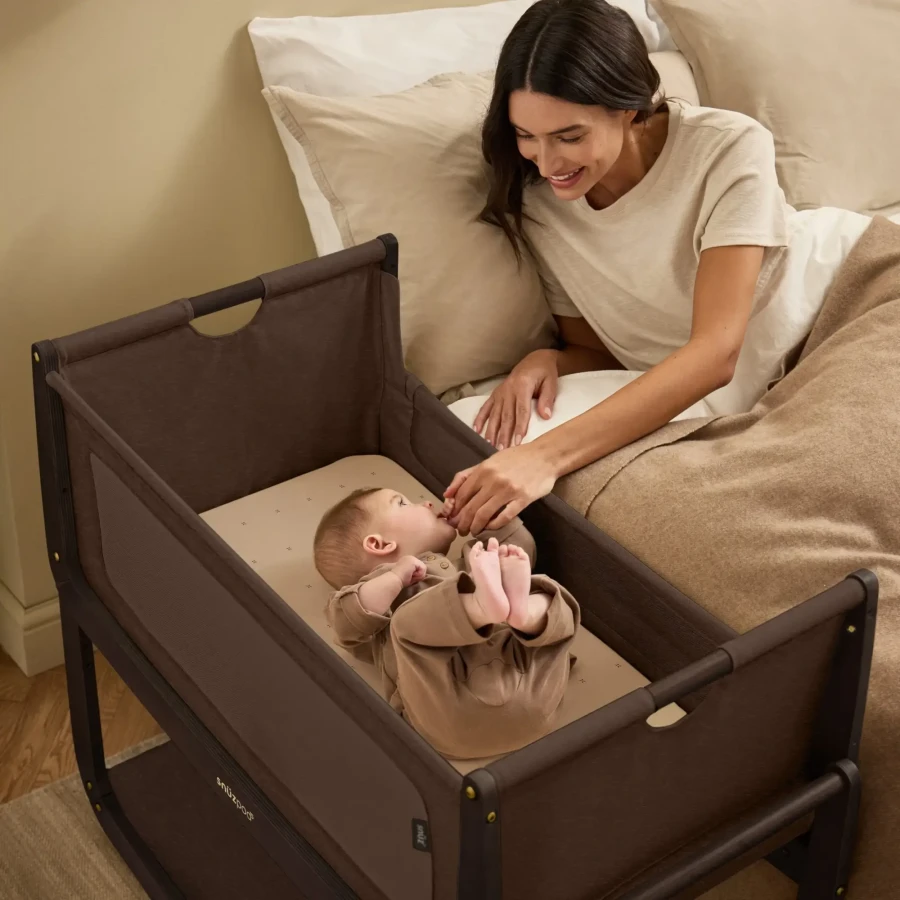 Wielofunkcyjne łóżeczko dostawne SnuzPod5 - Chocolate / Snuz