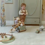Pchacz drewniany samochód Safari Friends FSC / Little Dutch