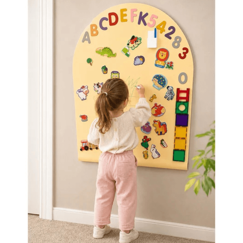 Magnetyczna tablica samoprzylepna MagneKids Arch 95×60cm - Sand / Family Nation