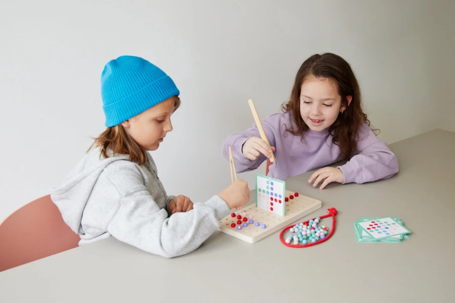 Gra edukacyjna Pojedynek Kropek 5+ / BS Toys