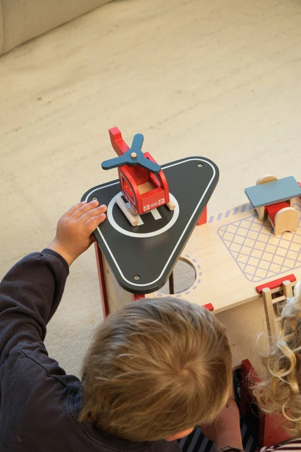 Remiza strażacka z akcesoriami i figurką przyjaciela / Egmont Toys