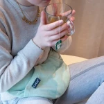 Poduszka grzewcza łagodząca objawy menstruacji Lexie - Pale Green / KipKep