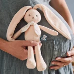 Przytulanka Królik Brzoskwiniowy 25 cm w pudełku kolekcja Lapinoo / Kaloo 