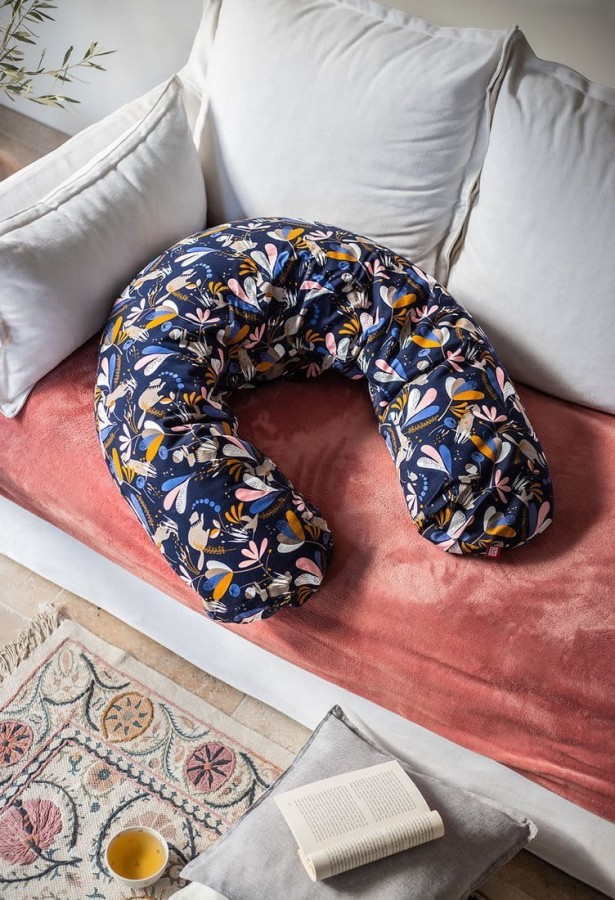 Ergonomiczna poduszka rogal dla kobiet w ciąży i karmiących Big Flopsy Printed jersey Howell / Red Castle