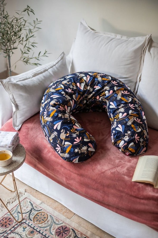 Ergonomiczna poduszka rogal dla kobiet w ciąży i karmiących Big Flopsy Printed jersey Howell / Red Castle