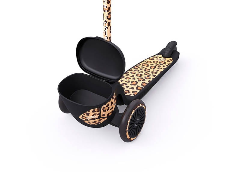 pol_pl_SCOOTANDRIDE-Highwaykick-2-Lifestyle-Hulajnoga-trojkolowa-balansowa-z-zamykanym-schowkiem-2-Leopard-7860_9.jpg
