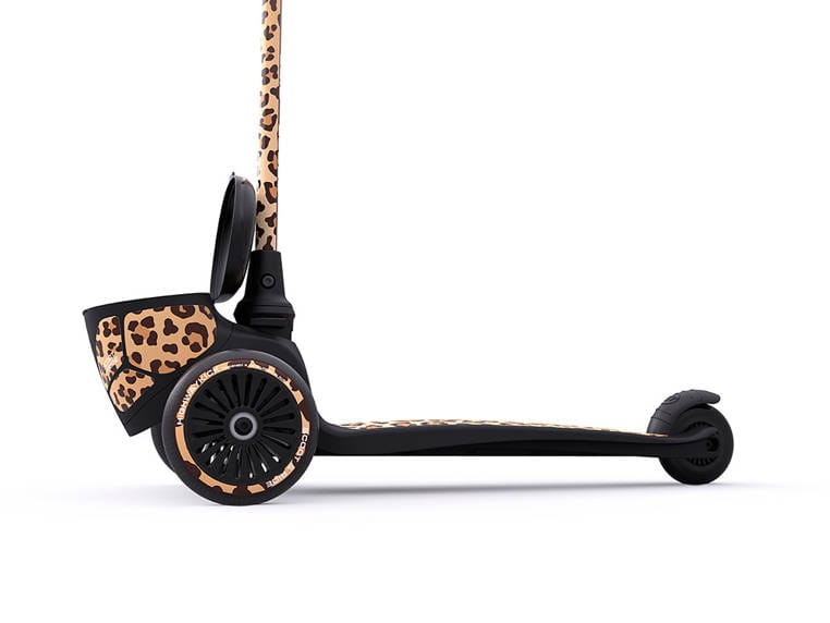 pol_pl_SCOOTANDRIDE-Highwaykick-2-Lifestyle-Hulajnoga-trojkolowa-balansowa-z-zamykanym-schowkiem-2-Leopard-7860_14.jpg