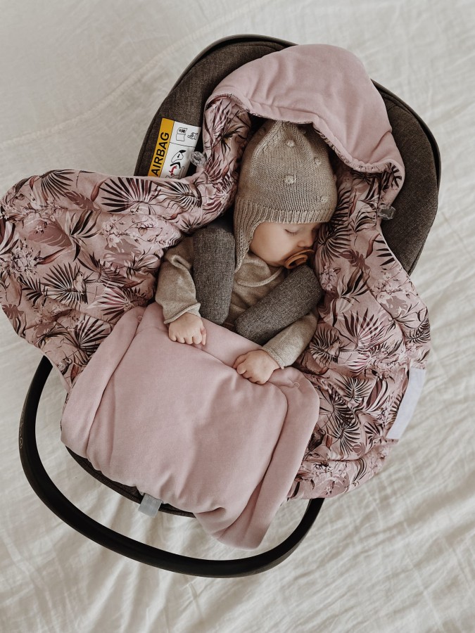 Otulacz/kocyk do fotelika samochodowego Magic Jungle Powder Pink