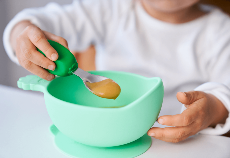 Miska silikonowa z przyssawką i uchwytem GREEN / Nana's Manners