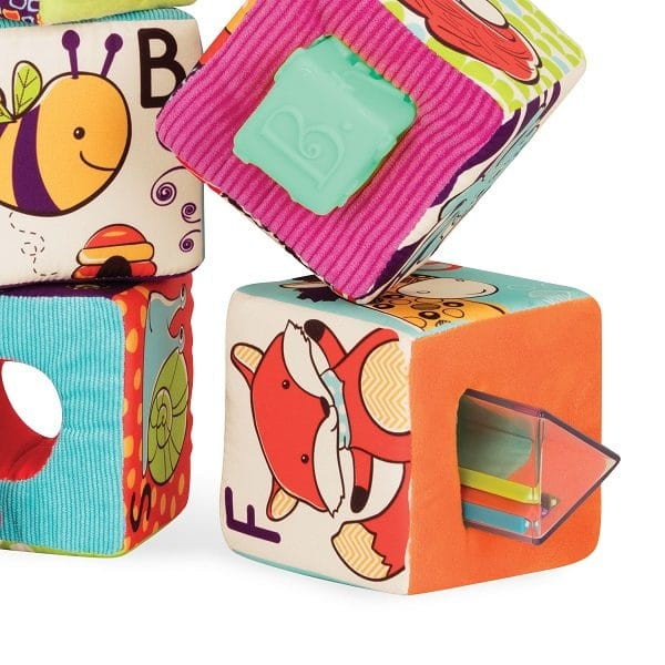 Block Party – klocki materiałowe z sorterami / B.Toys