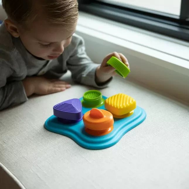Lidzy Nakrętki. Zabawka Manipulacyjna / Fat Brain Toys