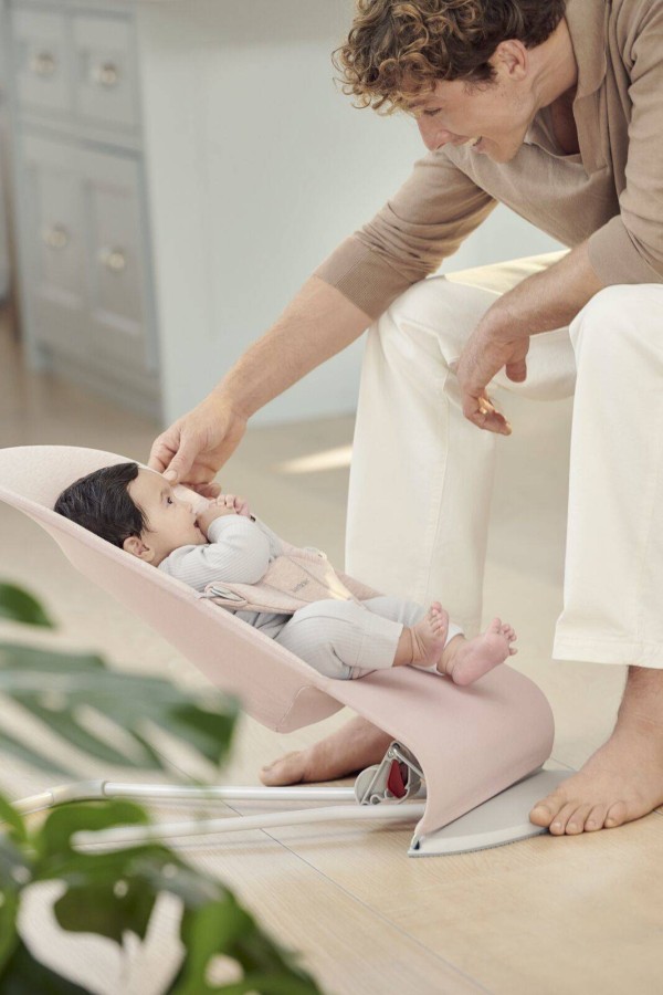 pol_pl_BABYBJORN-lezaczek-BLISS-3D-Jersey-Jasny-Roz-30843_12.jpg