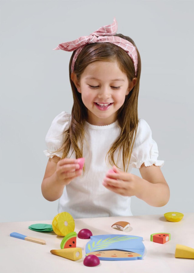 Drewniana deska z owocami tropikalnymi do krojenia / Tender Leaf Toys