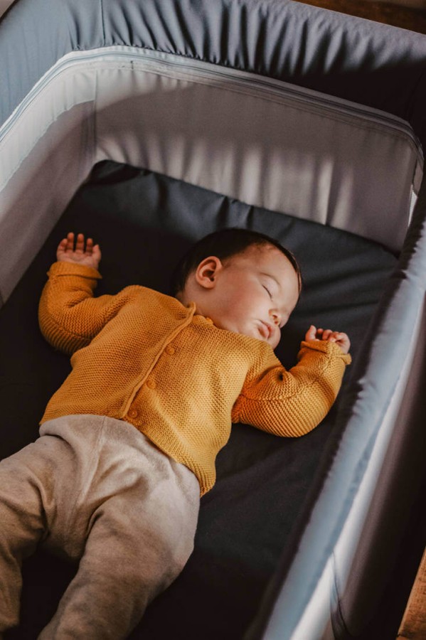 Łóżeczko turystyczne dwupoziomowe z funkcją kojca 3w1 Eazy sleep Mineral grey / Beaba
